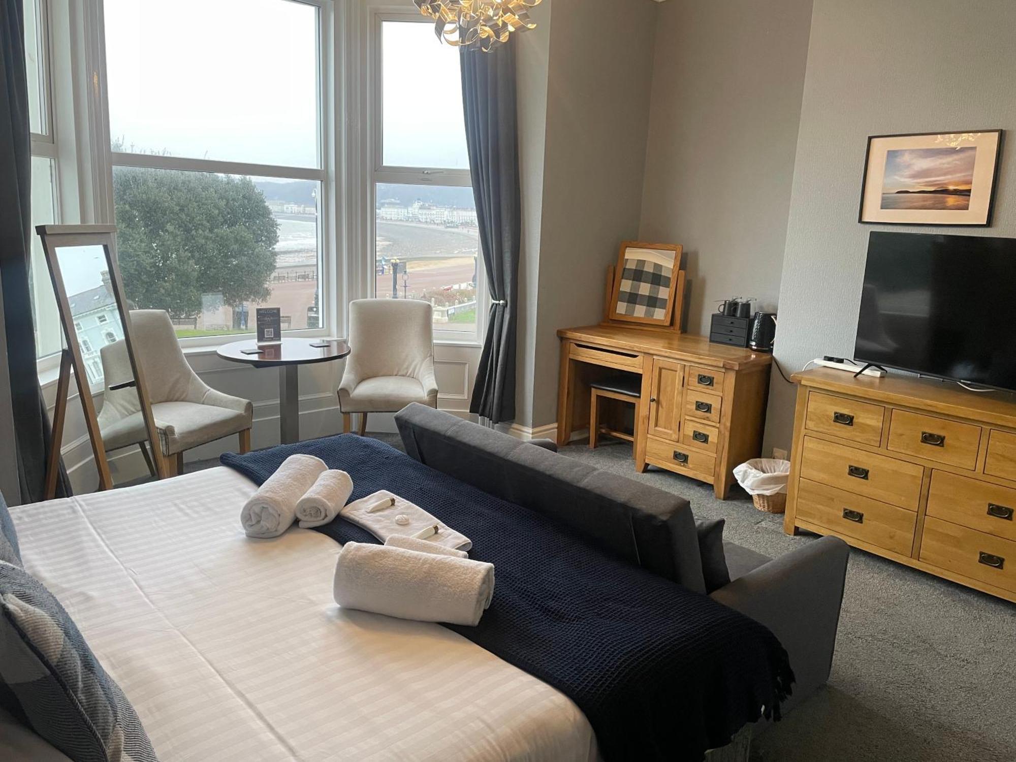 The Wildings Hotel & Tudno'S Restaurant Llandudno Eksteriør bilde